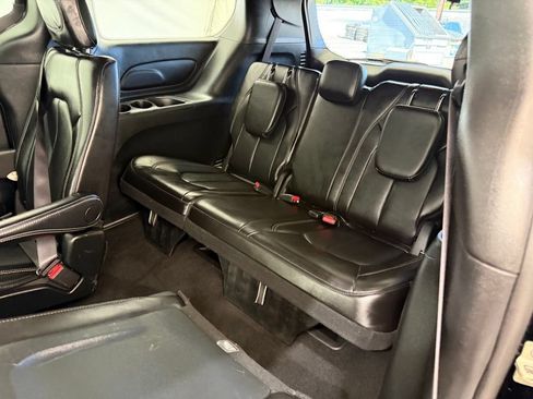 Used 2025 Chrysler Pacifica Select FWD image 20