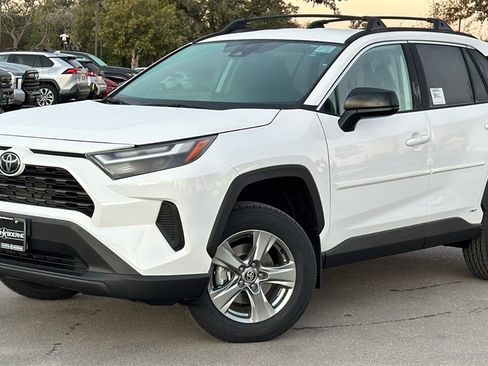 New 2025 Toyota RAV4 LE image 34