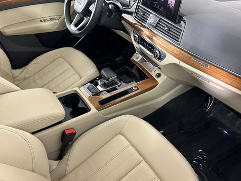 Used 2023 Audi Q5 2.0T Premium w/ Convenience Package image 15