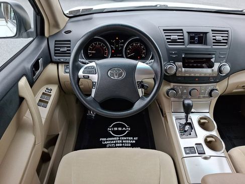 Used 2012 Toyota Highlander 4WD w/ Tech Pkg image 14