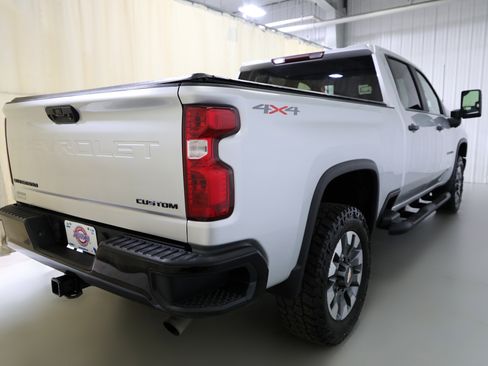 Used 2022 Chevrolet Silverado 2500 Custom w/ Custom Value Package image 18