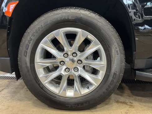 Used 2024 Chevrolet Tahoe Premier w/ Premium Package image 8