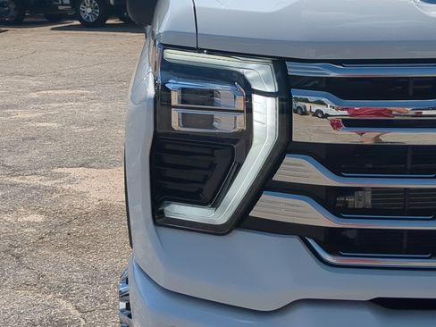 Used 2026 Chevrolet Silverado 3500 High Country w/ High Country Premium Package AWD/4WD image 8