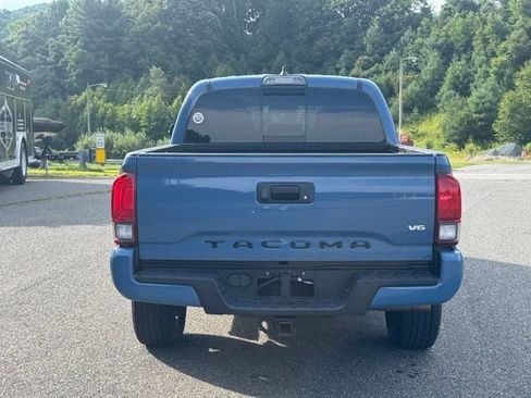 Used 2019 Toyota Tacoma TRD Sport AWD/4WD image 6