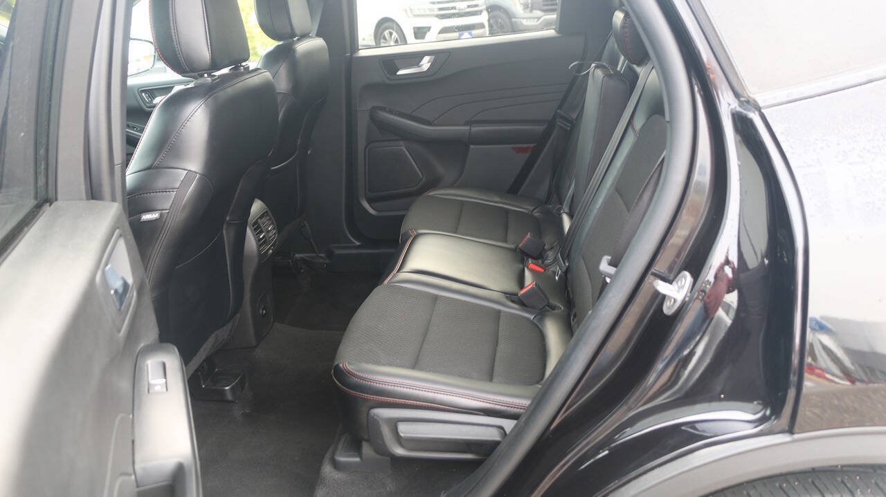 Used 2025 Ford Escape ST-Line Select AWD/4WD image 13