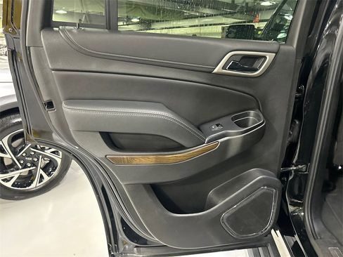 Used 2019 GMC Yukon Denali w/ Denali Ultimate Package image 23