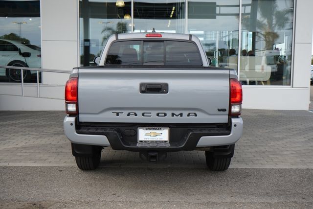 Used 2021 Toyota Tacoma SR5 RWD image 7