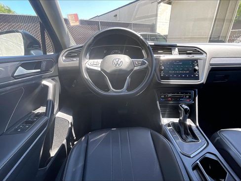 Certified 2023 Volkswagen Tiguan SE FWD image 4
