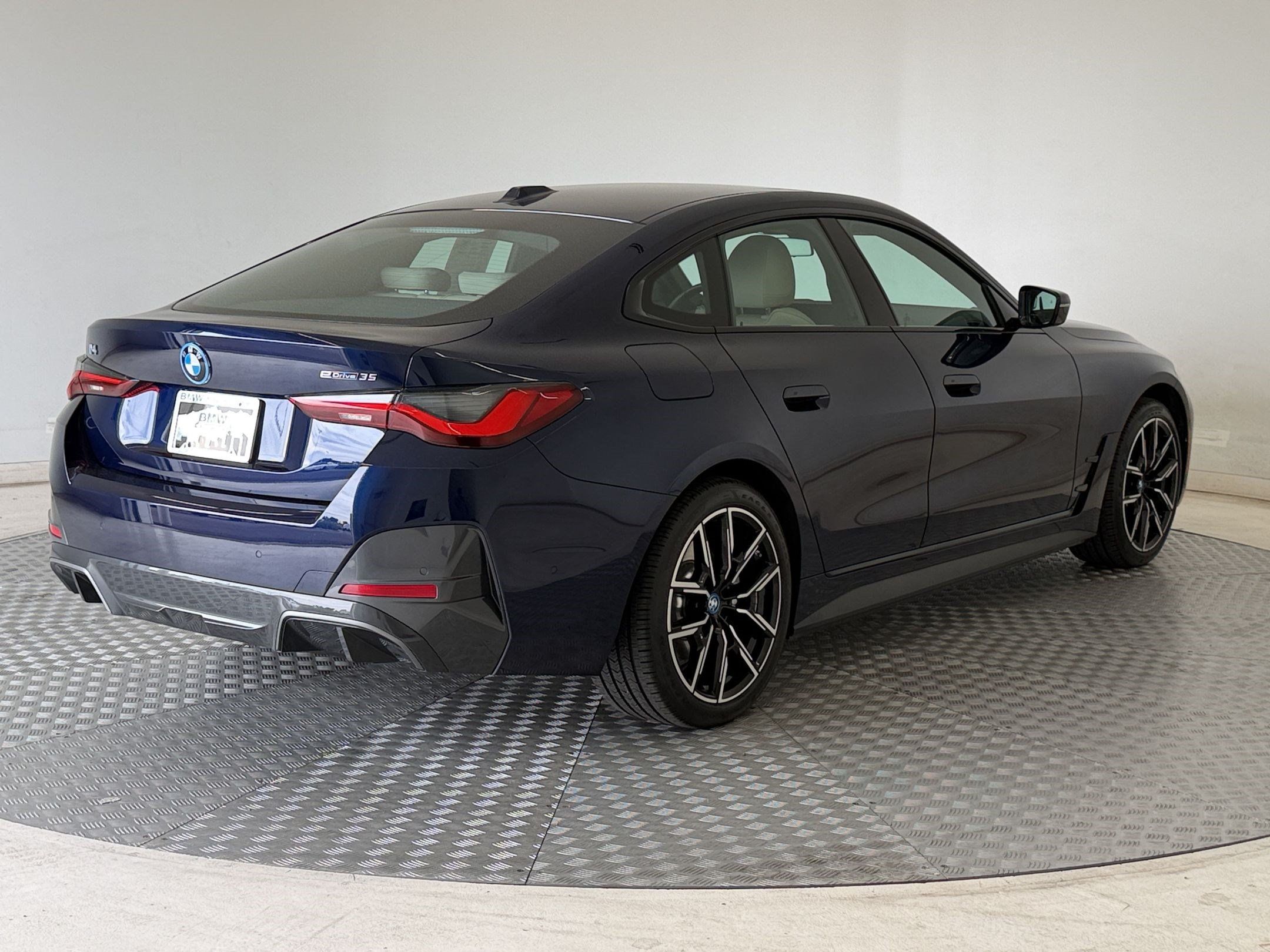 Used 2024 BMW i4 eDrive35 w/ M Sport Package RWD image 9