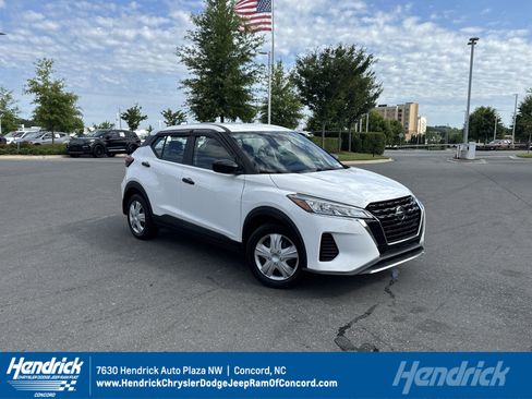 Used 2021 Nissan Kicks S FWD image 1