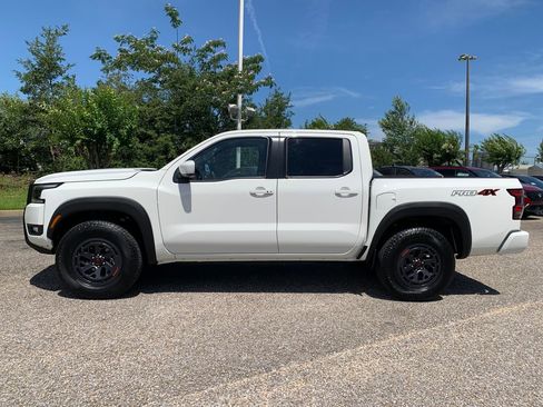 Used 2026 Nissan Frontier PRO-4X AWD/4WD image 5
