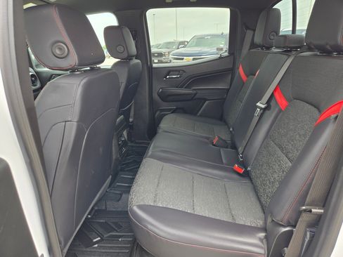 Used 2025 Chevrolet Colorado Z71 image 13