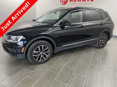 Used 2021 Volkswagen Tiguan SE w/ Panoramic Sunroof Package