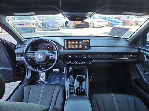 Used 2023 Honda Accord Sport image 19