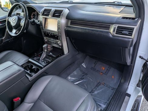 Used 2020 Lexus GX 460 Premium image 28