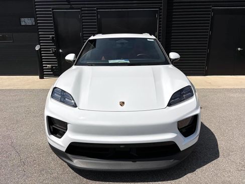 Certified 2025 Porsche Macan 4S Electric image 13
