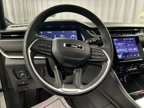 Used 2024 Jeep Grand Cherokee Altitude image 15