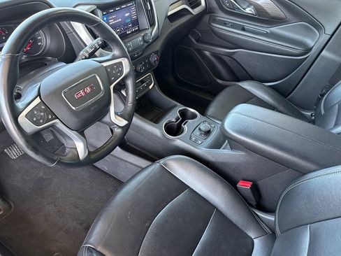 Used 2024 GMC Terrain SLT image 5