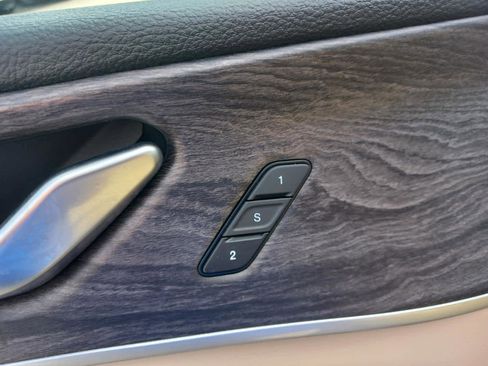 Used 2023 Jeep Grand Cherokee L Limited w/ Luxury Tech Group II image 19