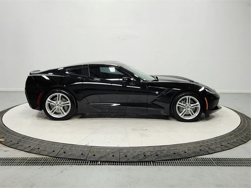 Used 2017 Chevrolet Corvette Stingray Coupe w/ Battery Protection Package image 8