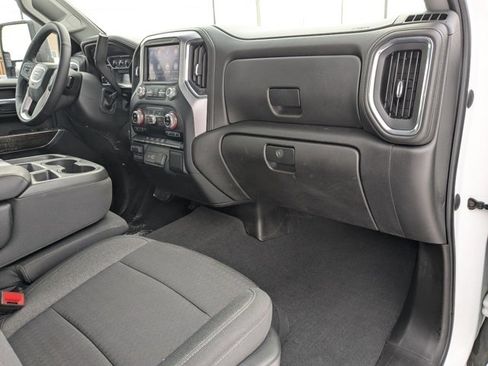 Used 2022 GMC Sierra 2500 SLE w/ SLE Convenience Package image 2