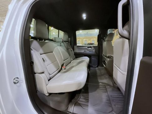 Used 2024 GMC Sierra 2500 SLT w/ SLT Premium Package image 18