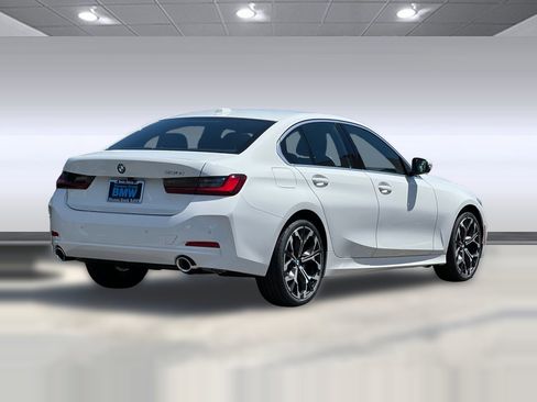 Used 2025 BMW 330i Sedan w/ Convenience Package image 8