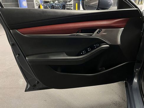 Used 2021 MAZDA MAZDA3 s FWD image 17