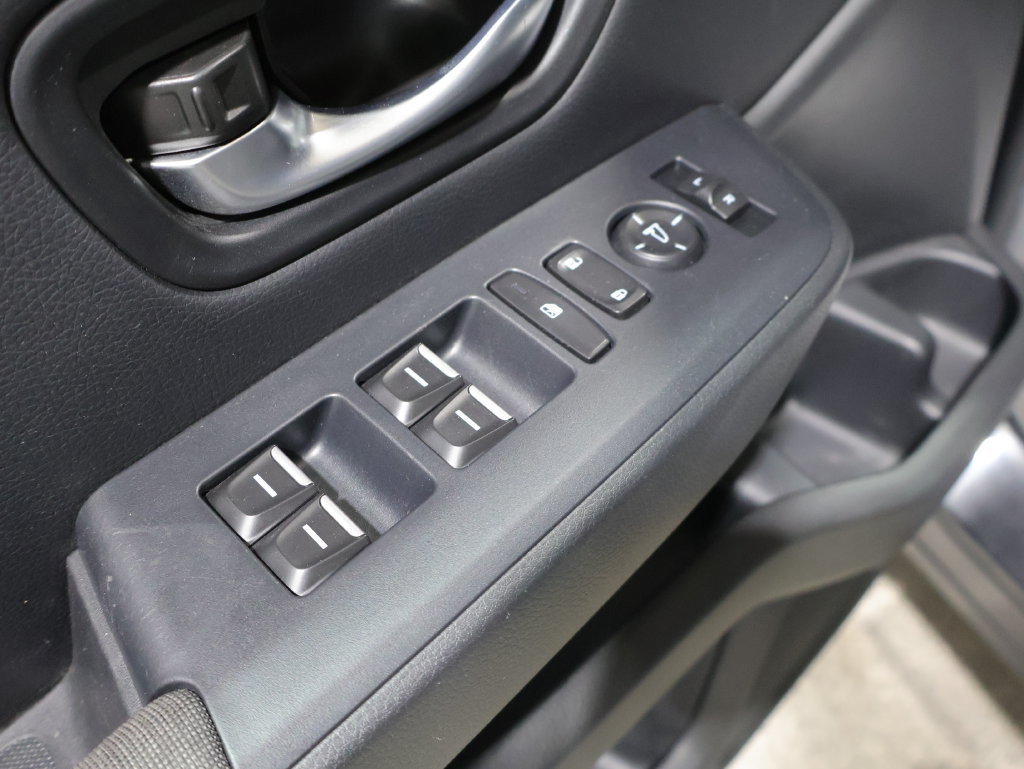 Used 2025 Honda Pilot Sport image 14