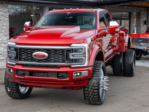 Used 2025 Ford F450 Platinum w/ Platinum Plus Package image 29