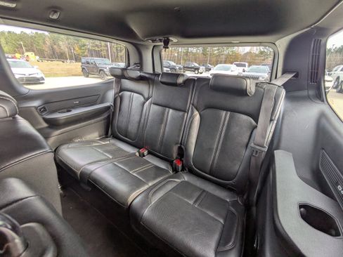 Used 2024 Jeep Wagoneer Series II w/ Flexible Seating Group image 12