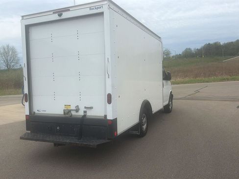 Used 2022 GMC Savana 3500 w/ Power Convenience Package RWD image 5