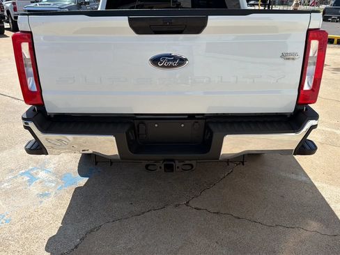 Used 2024 Ford F250 XLT AWD/4WD image 6
