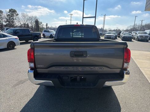 Used 2022 Toyota Tacoma SR5 image 7