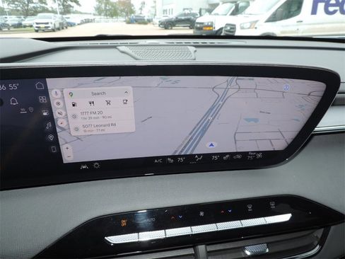 Certified 2025 Buick Enclave Sport Touring w/ Super Cruise Package image 17