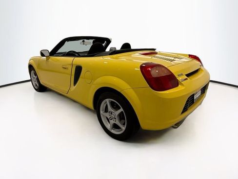 Used 2001 Toyota MR2 RWD image 5