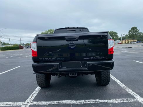 Used 2018 Nissan Titan PRO-4X w/ Pro-4x Convenience Package AWD/4WD image 8