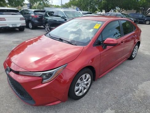 Used 2021 Toyota Corolla LE FWD image 2