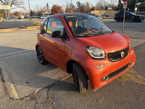 Used 2016 smart fortwo passion image 15