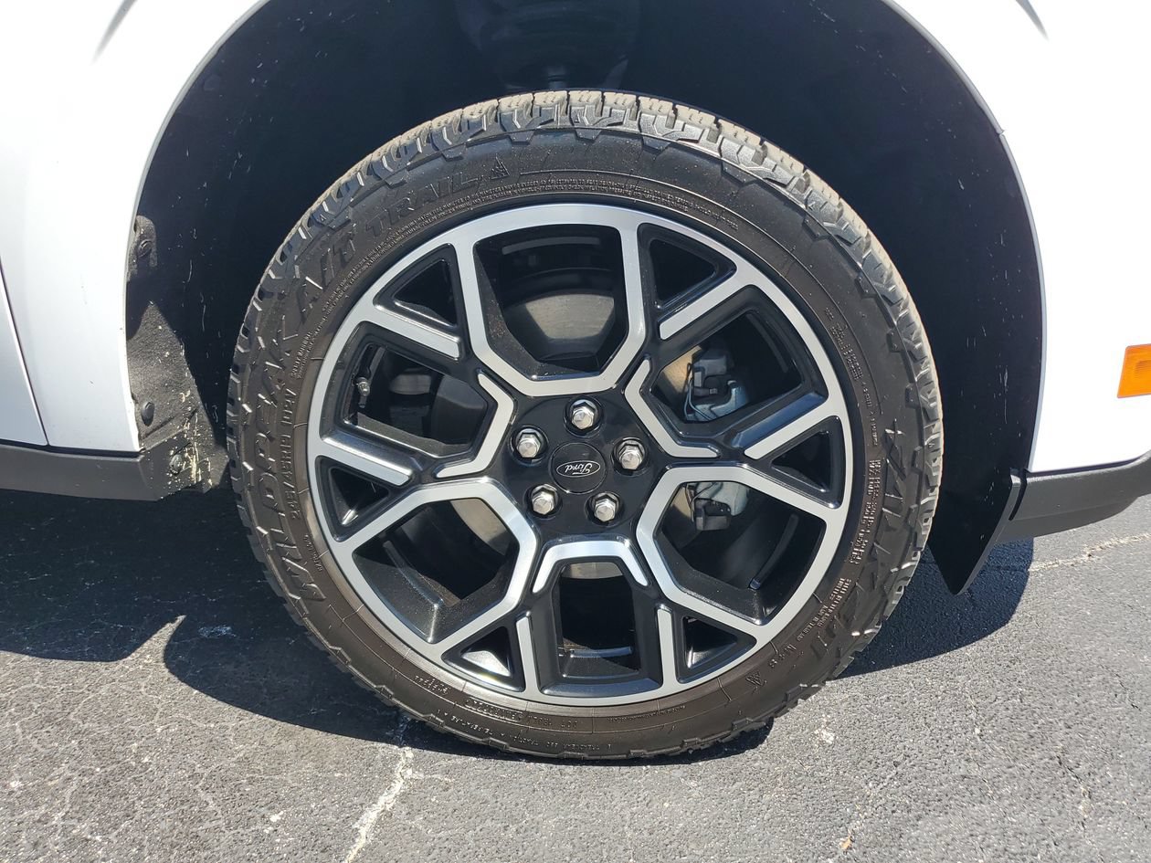 Used 2025 Ford Maverick Lariat w/ 4K Tow Package AWD/4WD image 5