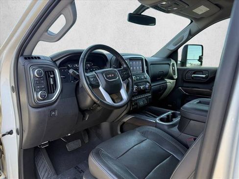 Used 2020 GMC Sierra 2500 SLT w/ SLT Convenience Package AWD/4WD image 10