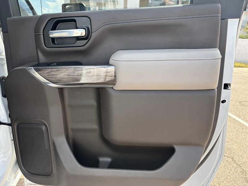 Used 2022 Chevrolet Silverado 2500 LTZ w/ LTZ Plus Package AWD/4WD image 36