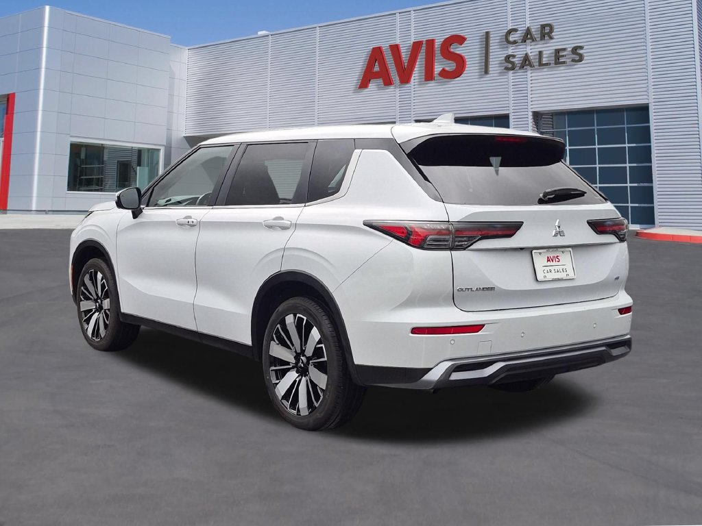 Used 2025 Mitsubishi Outlander SE AWD/4WD image 7
