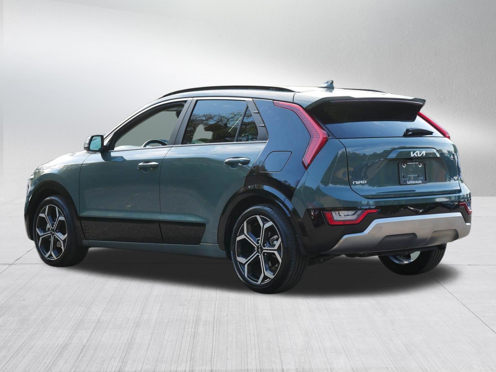 Certified 2025 Kia Niro SX Touring FWD image 5