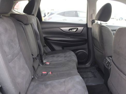 Used 2016 Nissan Rogue SV image 21