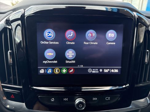 Used 2023 Chevrolet Traverse LT w/ Rear Camera Mirror Package image 24