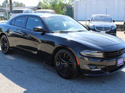Used 2018 Dodge Charger R/T w/ Blacktop Package image 3