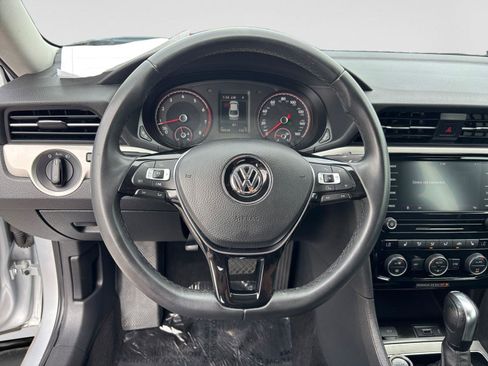 Used 2021 Volkswagen Passat 2.0T SE FWD image 11