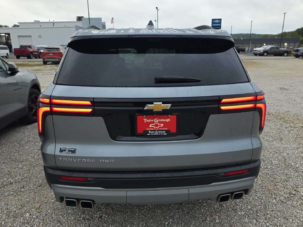 Used 2026 Chevrolet Traverse LT w/ Driver Confidence Package AWD/4WD image 5