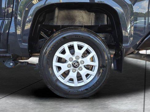 Used 2024 Toyota Tacoma SR AWD/4WD image 28